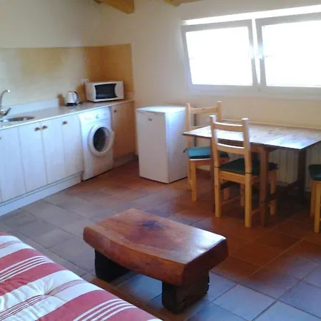 Holiday home Turisticas: Pto De Compostela Catasueiro